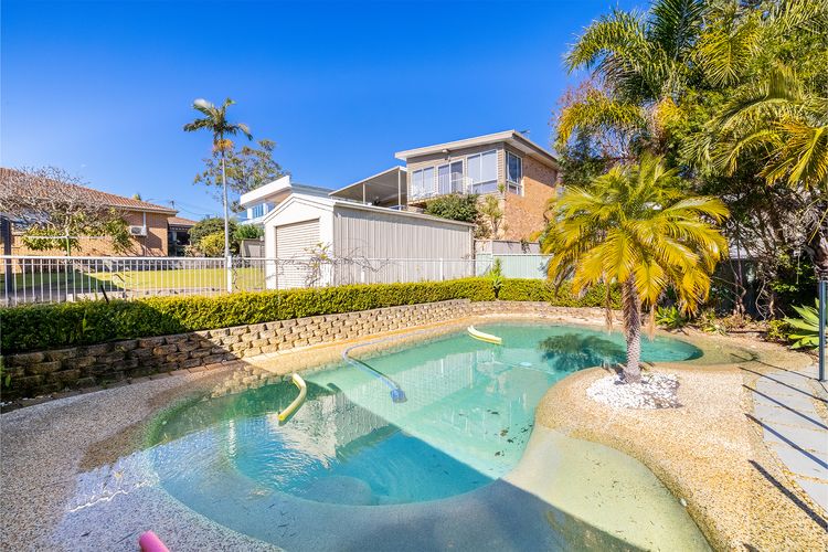 33 Gloucester St – Beautifully furnished house with stunning views and a pool