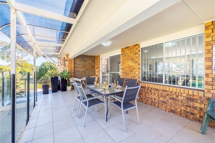 33 Gloucester St – Beautifully furnished house with stunning views and a pool
