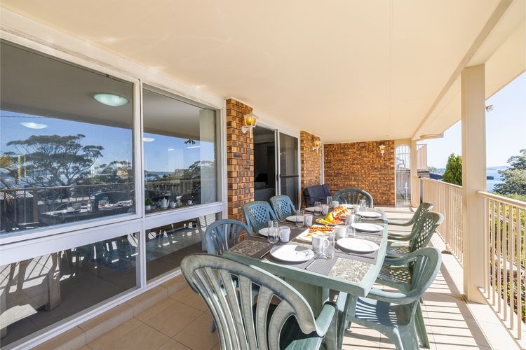 33 Gloucester St – Beautifully furnished house with stunning views and a pool