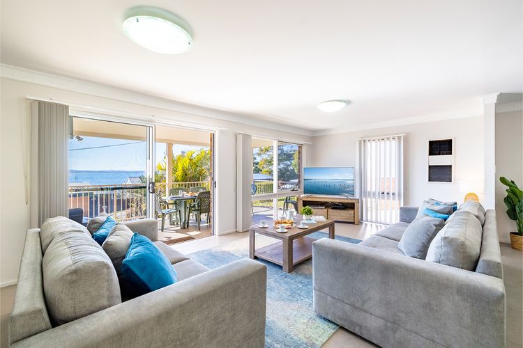 33 Gloucester St – Beautifully furnished house with stunning views and a pool