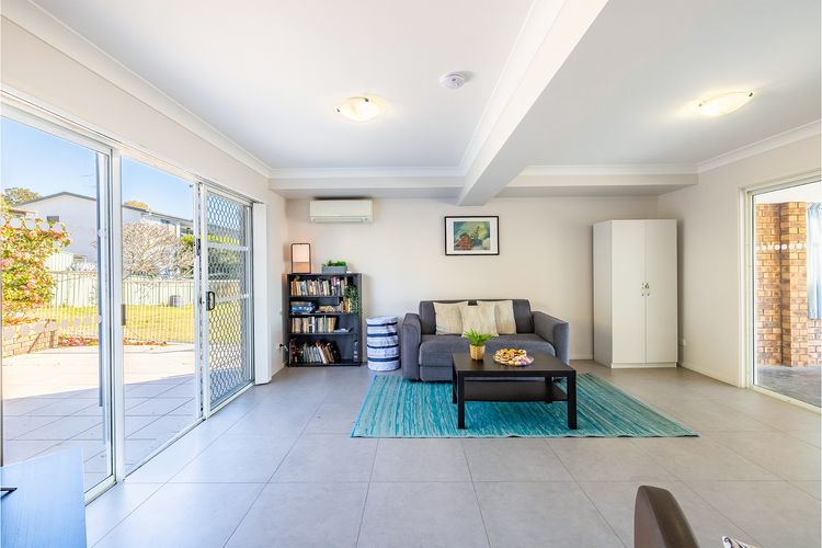 33 Gloucester St – Beautifully furnished house with stunning views and a pool