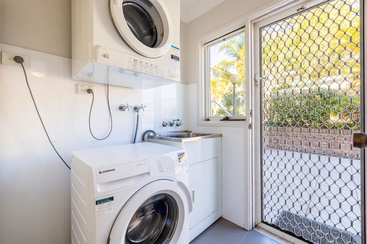 33 Gloucester St – Beautifully furnished house with stunning views and a pool