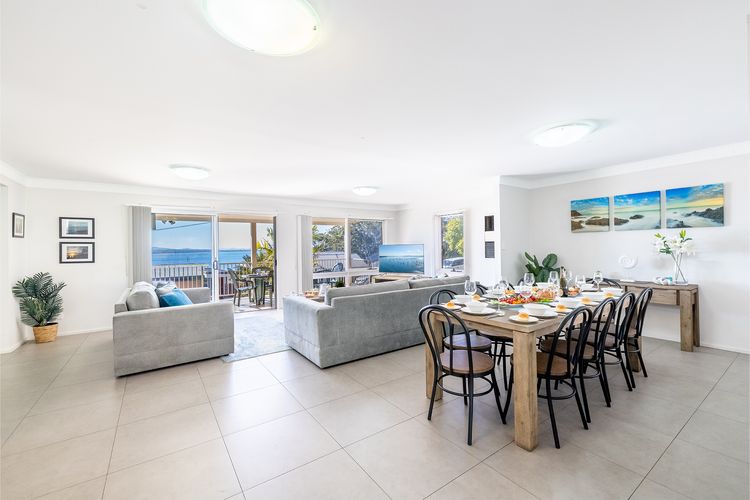 33 Gloucester St – Beautifully furnished house with stunning views and a pool