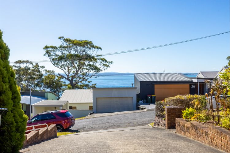33 Gloucester St – Beautifully furnished house with stunning views and a pool