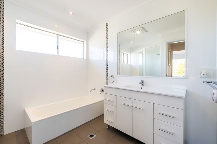 33 Gloucester St – Beautifully furnished house with stunning views and a pool