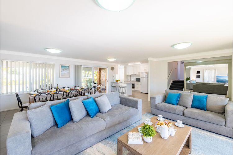 33 Gloucester St – Beautifully furnished house with stunning views and a pool