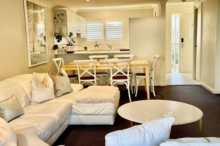 Pacific Blue 349/265 Sandy Point Road – fantastic pool