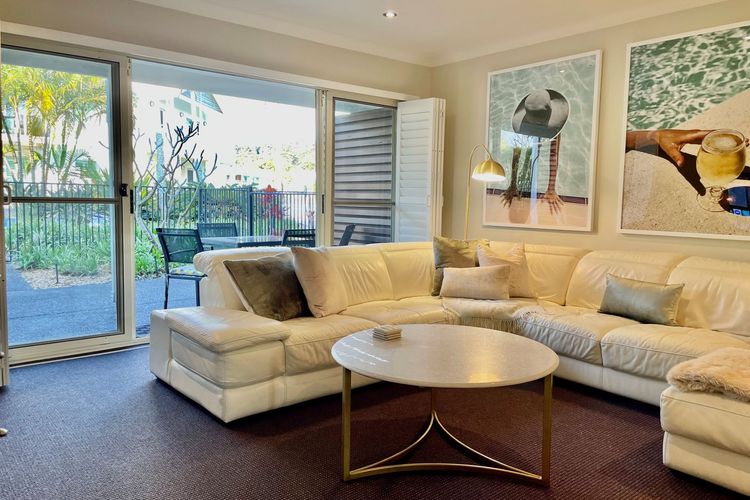 Pacific Blue 349/265 Sandy Point Road – fantastic pool