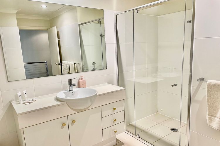 Pacific Blue 349/265 Sandy Point Road – fantastic pool