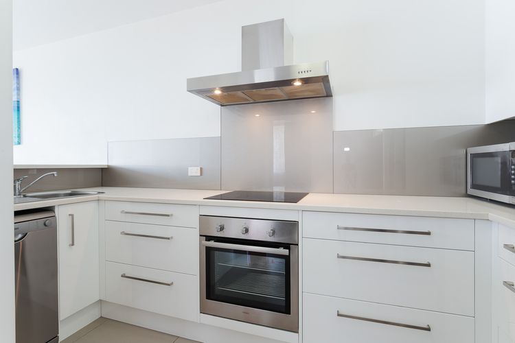 Collendina, 4/19 Kurrawa Close – fantastic water views and sea breezes