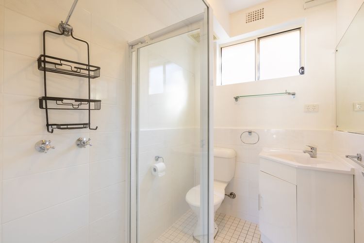 Shoal Towers, 1/11 Shoal Bay Road – Wi-Fi, Air Conditioning, fantastic unit across the road from beach