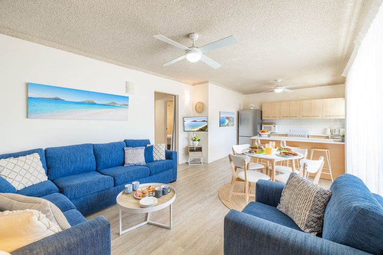 Shoal Towers, 1/11 Shoal Bay Road – Wi-Fi, Air Conditioning, fantastic unit across the road from beach