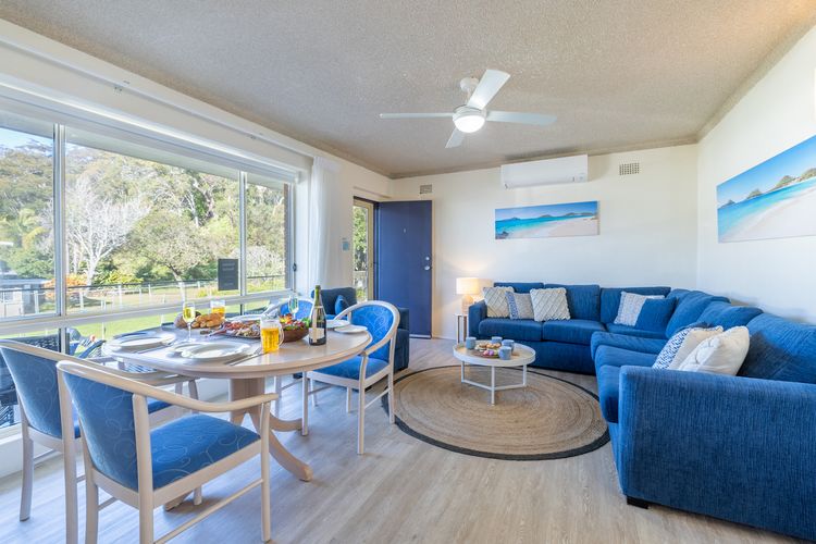 Shoal Towers, 1/11 Shoal Bay Road – Wi-Fi, Air Conditioning, fantastic unit across the road from beach