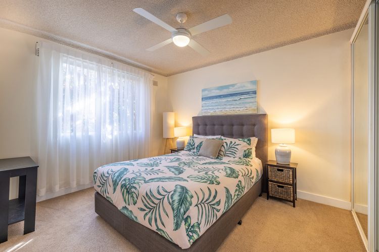 Shoal Towers, 1/11 Shoal Bay Road – Wi-Fi, Air Conditioning, fantastic unit across the road from beach