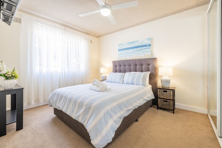 Shoal Towers, 1/11 Shoal Bay Road – Wi-Fi, Air Conditioning, fantastic unit across the road from beach