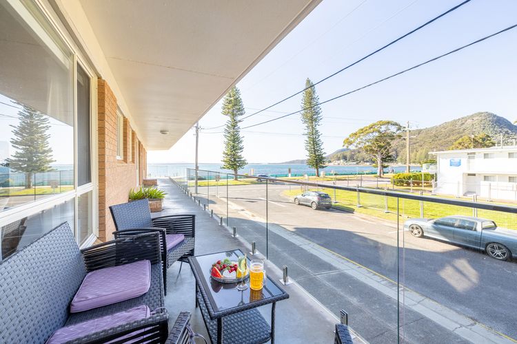 Shoal Towers, 1/11 Shoal Bay Road – Wi-Fi, Air Conditioning, fantastic unit across the road from beach