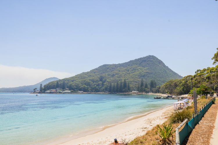 Shoal Towers, 1/11 Shoal Bay Road – Wi-Fi, Air Conditioning, fantastic unit across the road from beach