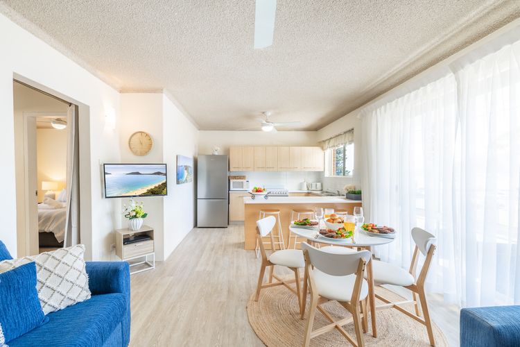 Shoal Towers, 1/11 Shoal Bay Road – Wi-Fi, Air Conditioning, fantastic unit across the road from beach