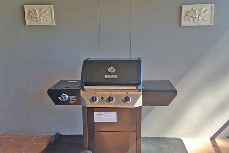 Florentine, 4/11 Columbia Close – spectacular views and air conditioning