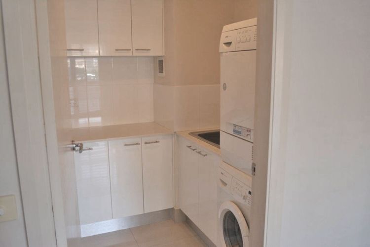 Florentine, 4/11 Columbia Close – spectacular views and air conditioning