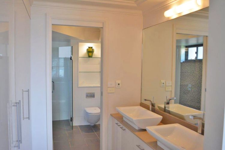 Florentine, 4/11 Columbia Close – spectacular views and air conditioning