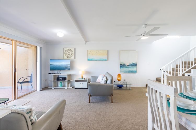 Frangipani, 4/30 Leonard Avenue – spacious townhouse