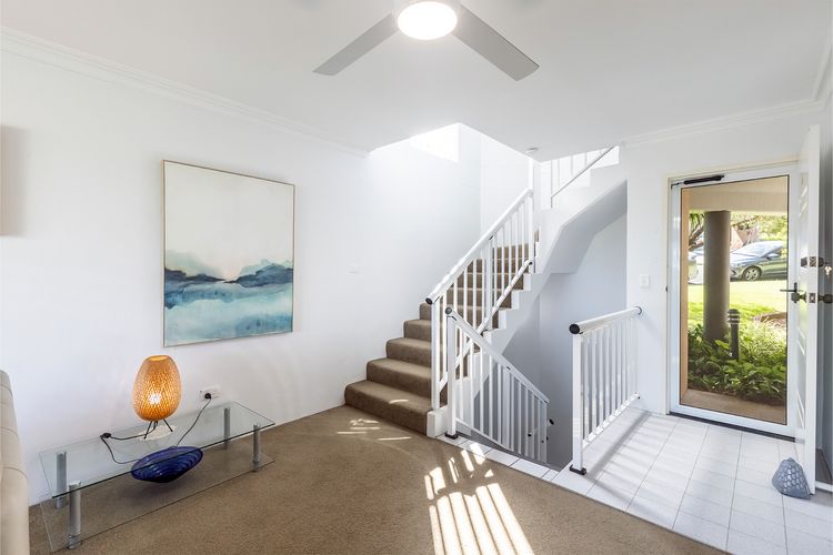 Frangipani, 4/30 Leonard Avenue – spacious townhouse