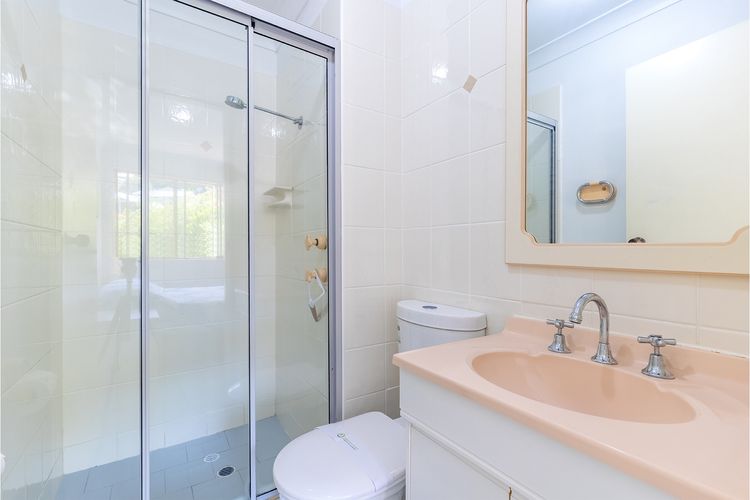 Frangipani, 4/30 Leonard Avenue – spacious townhouse