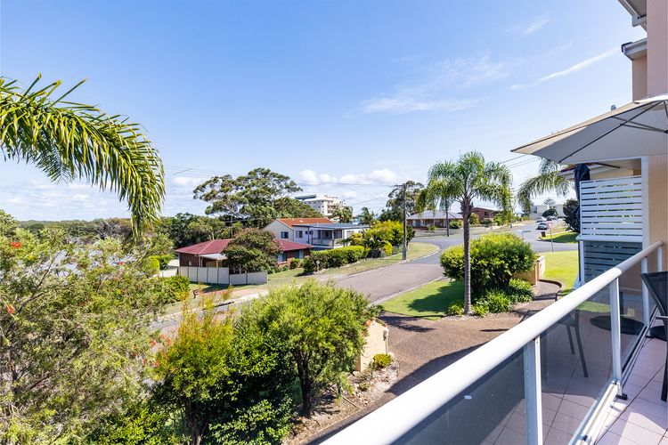Frangipani, 4/30 Leonard Avenue – spacious townhouse