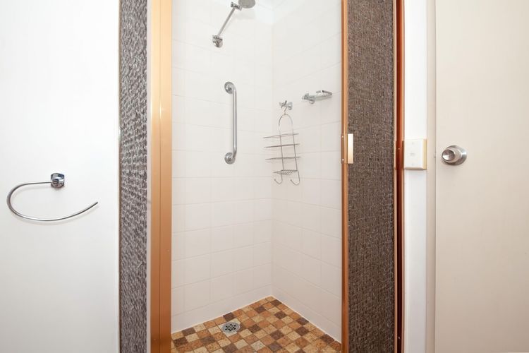 Magnus Gardens, 4/7 Magnus St – beautiful air conditioned unit with filtered water views & WIFI