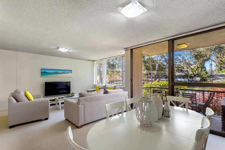 Magnus Gardens, 4/7 Magnus St – beautiful air conditioned unit with filtered water views & WIFI