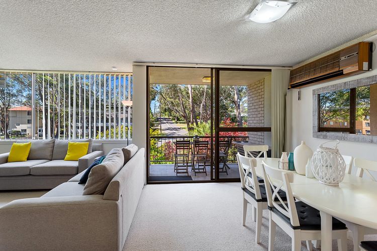 Magnus Gardens, 4/7 Magnus St – beautiful air conditioned unit with filtered water views & WIFI