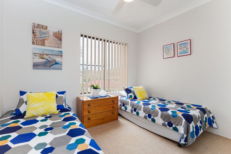 Sailfish, 4/46 Magnus Street- Unit with water views and close to town