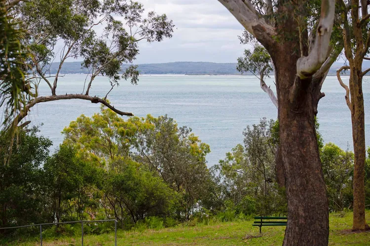 Sailfish, 4/46 Magnus Street- Unit with water views and close to town