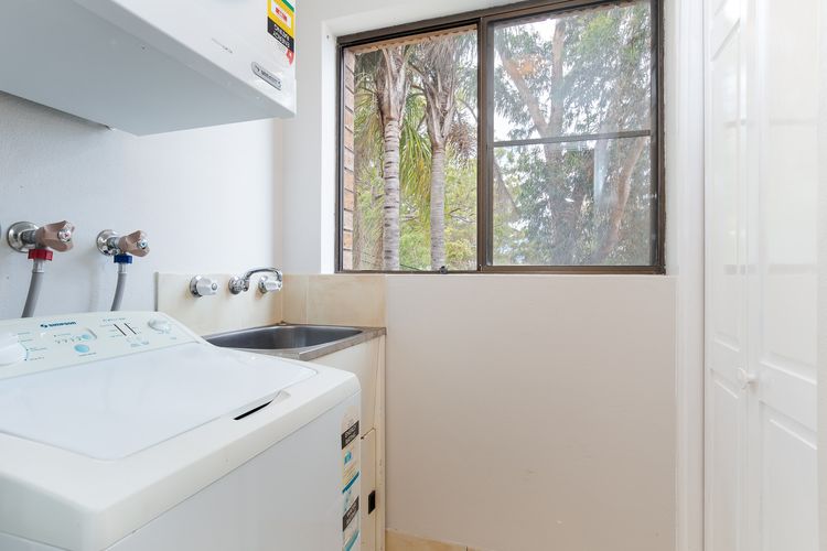 Sailfish, 4/46 Magnus Street- Unit with water views and close to town