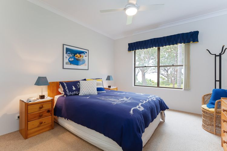Sailfish, 4/46 Magnus Street- Unit with water views and close to town