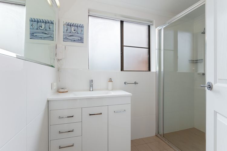 Sailfish, 4/46 Magnus Street- Unit with water views and close to town