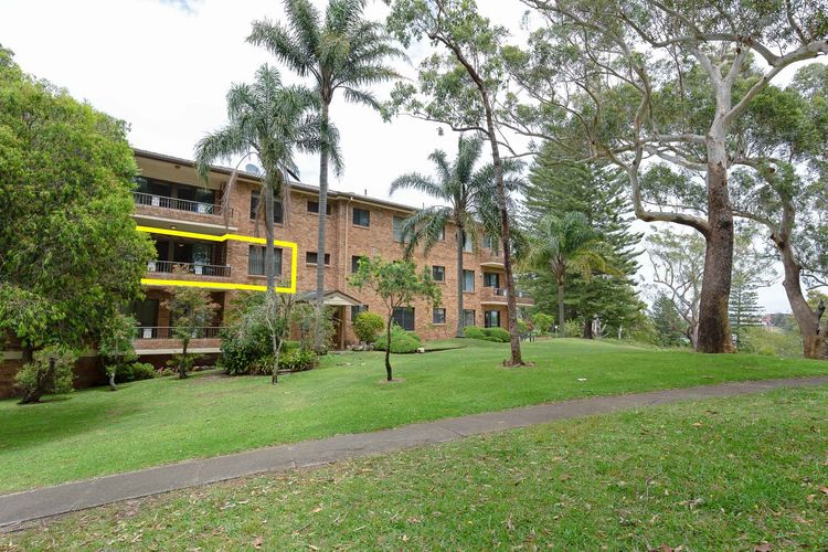 Sailfish, 4/46 Magnus Street- Unit with water views and close to town