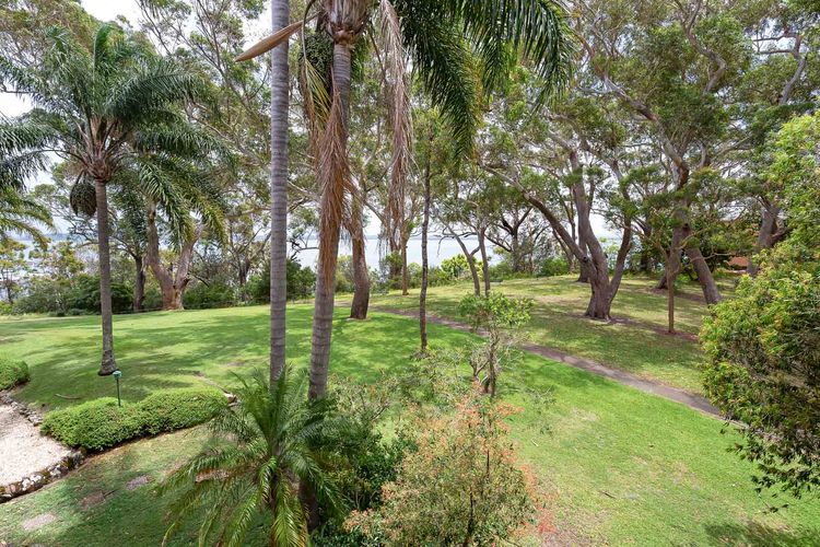 Sailfish, 4/46 Magnus Street- Unit with water views and close to town