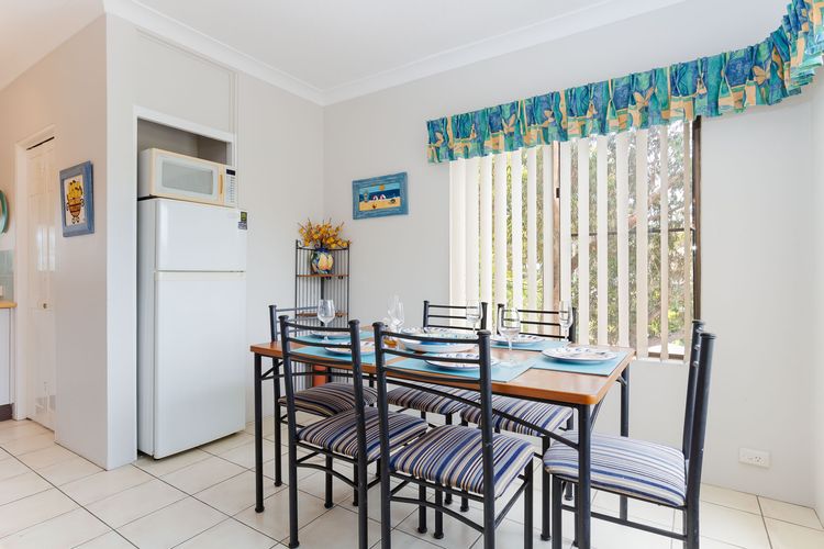 Sailfish, 4/46 Magnus Street- Unit with water views and close to town