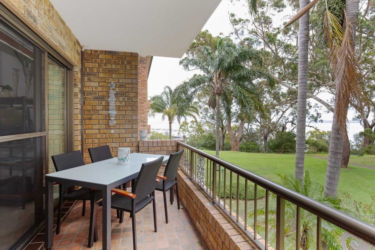 Sailfish, 4/46 Magnus Street- Unit with water views and close to town
