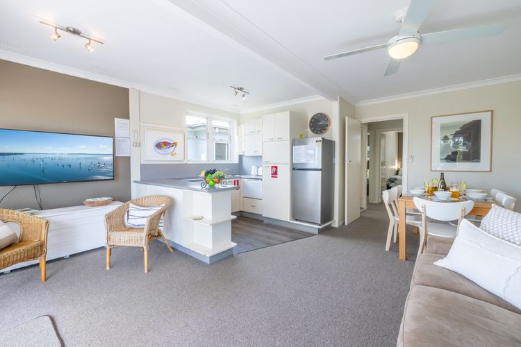 Sebastapol, 4/66 Thurlow Avenue – Unit with wonderful views across the bay