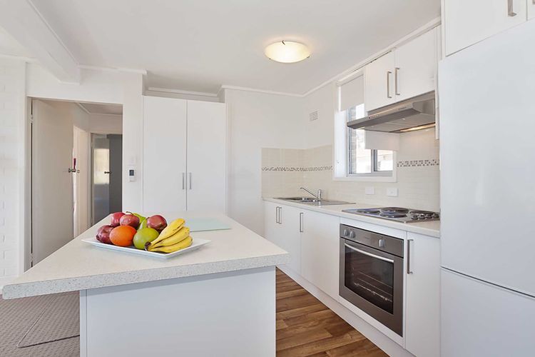 Shoreline, 4/7 Victoria Parade – Views over Fly Point and close to Nelson Bay Marina