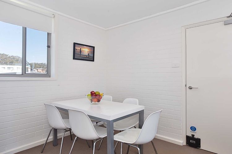 Shoreline, 4/7 Victoria Parade – Views over Fly Point and close to Nelson Bay Marina