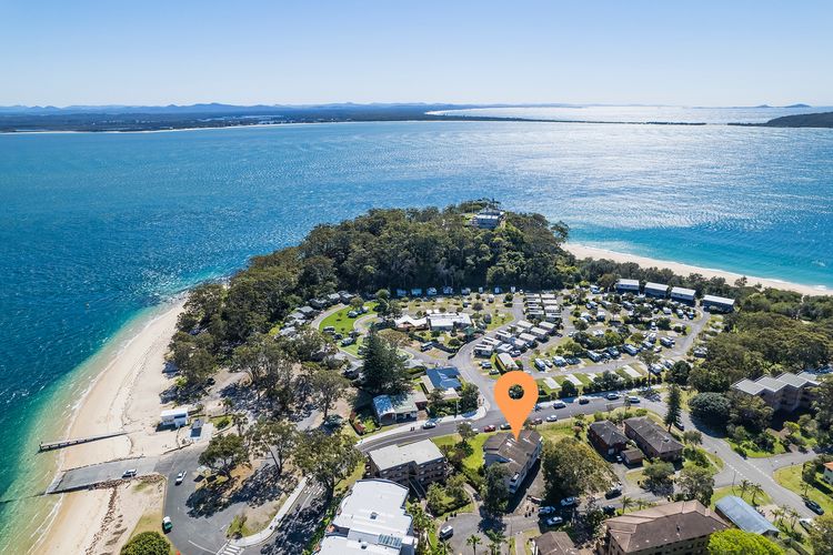 Villa Ellisa, 4/10 Columbia Close – beautiful unit with beautiful water views at Little Beach