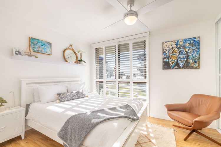 Villa Ellisa, 4/10 Columbia Close – beautiful unit with beautiful water views at Little Beach