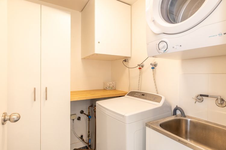 Villa Ellisa, 4/10 Columbia Close – beautiful unit with beautiful water views at Little Beach