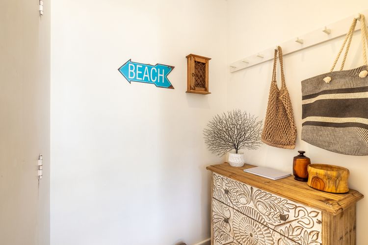 Villa Ellisa, 4/10 Columbia Close – beautiful unit with beautiful water views at Little Beach