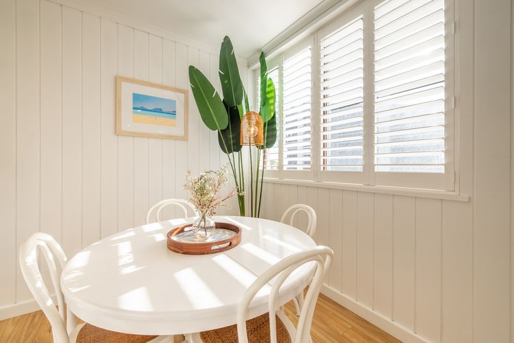 Villa Ellisa, 4/10 Columbia Close – beautiful unit with beautiful water views at Little Beach