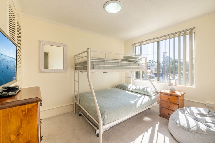 Yarramundi, 4/47 Magnus Street – air conditioned unit with air con, wi-fi, water views and close to town